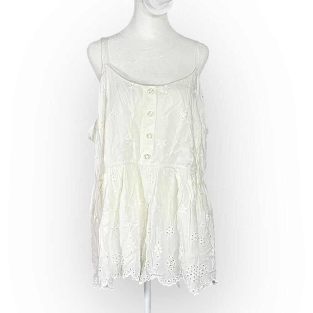 Torrid Cami Tank Top Womens 3/3X Plus White Sleeveless Eyelet Smocked Scoop Neck